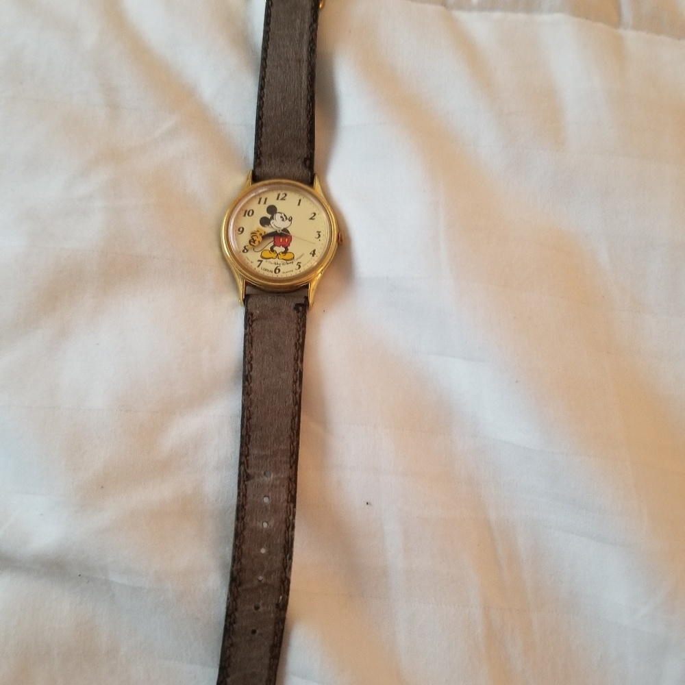 Mickey Mouse watch - Picture 2 of 3